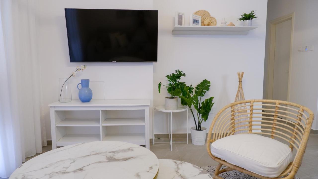 Ikaria Sea View Apartment Klorakas Екстер'єр фото